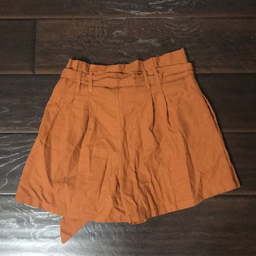 SOLD Francesca’s Harper High Waisted Linen Shorts - Picture 4 of 6